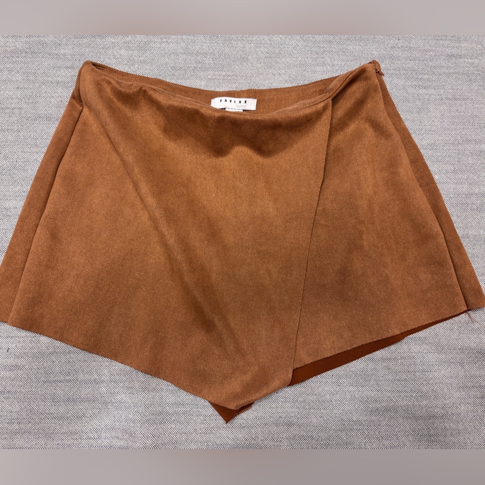 ⭕️FAVLUX Tan Fashion Shorts